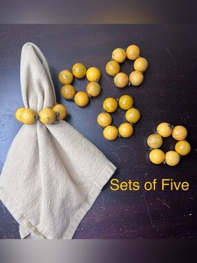 Vintage Yellow Marbled Napkin Rings Set of 5, Plastic Bauble Table Decor